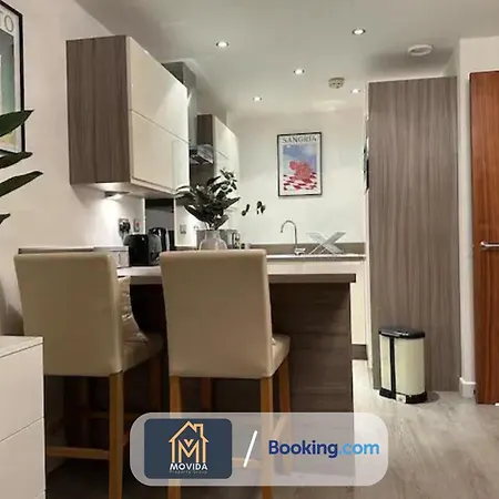 شقة Beautiful Next To Lgi By Movida Group Short Lets & Serviced *