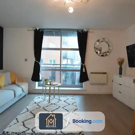 Beautiful Next To Lgi By Movida Group Short Lets & Serviced شقة *