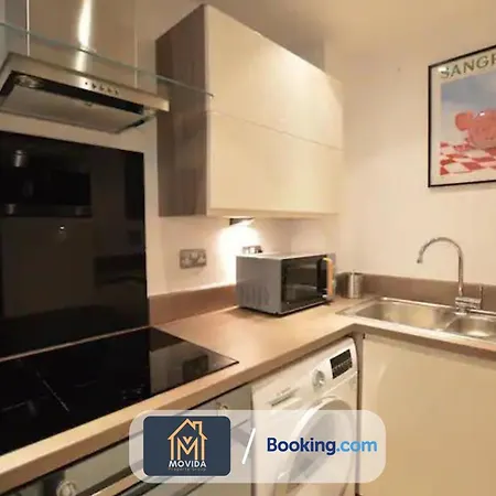 Beautiful Next To Lgi By Movida Group Short Lets & Serviced شقة *