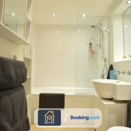 Beautiful Next To Lgi By Movida Group Short Lets & Serviced *