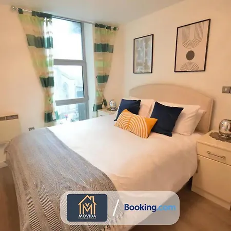 Beautiful Next To Lgi By Movida Group Short Lets & Serviced شقة